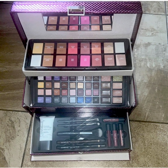 Ulta Beauty Makeup Ulta Beauty Make Up Beauty Train Case Flirty Flawless New Hard To Find